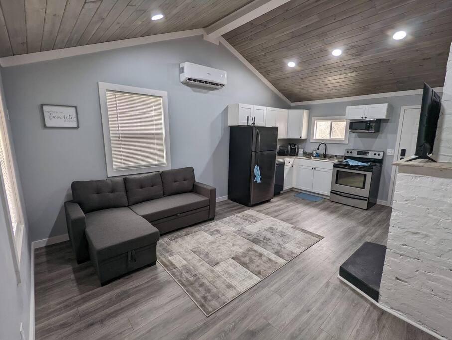 Summerlee Suite - Beautiful Remodeled Farmhouse Oak Hill 外观 照片