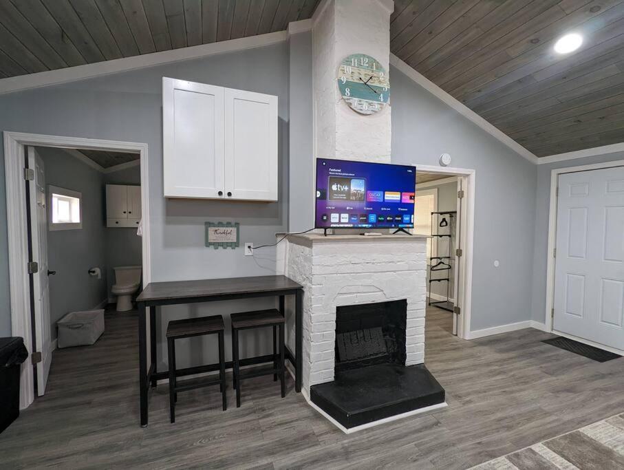 Summerlee Suite - Beautiful Remodeled Farmhouse Oak Hill 外观 照片