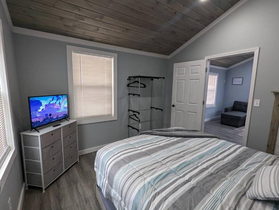 Summerlee Suite - Beautiful Remodeled Farmhouse Oak Hill 外观 照片